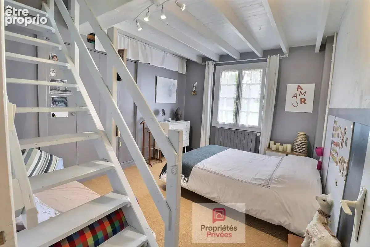 Maison familiale 4 chambres - 152 m² - Maison d'hôtes de 20 m2 - Piscine - Jardin paysager - Panneaux photovoltaiques - Belle pa - photo 16