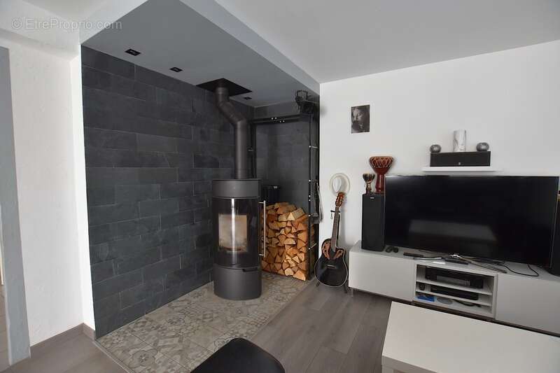 À VENDRE – Maison familiale avec piscine à La Chapelle-d'Aurec – À 5 minutes de Monistrol-sur-Loire - photo 4
