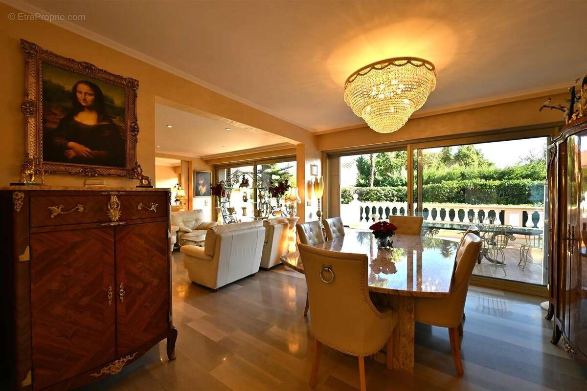 Appartement à BEAULIEU-SUR-MER