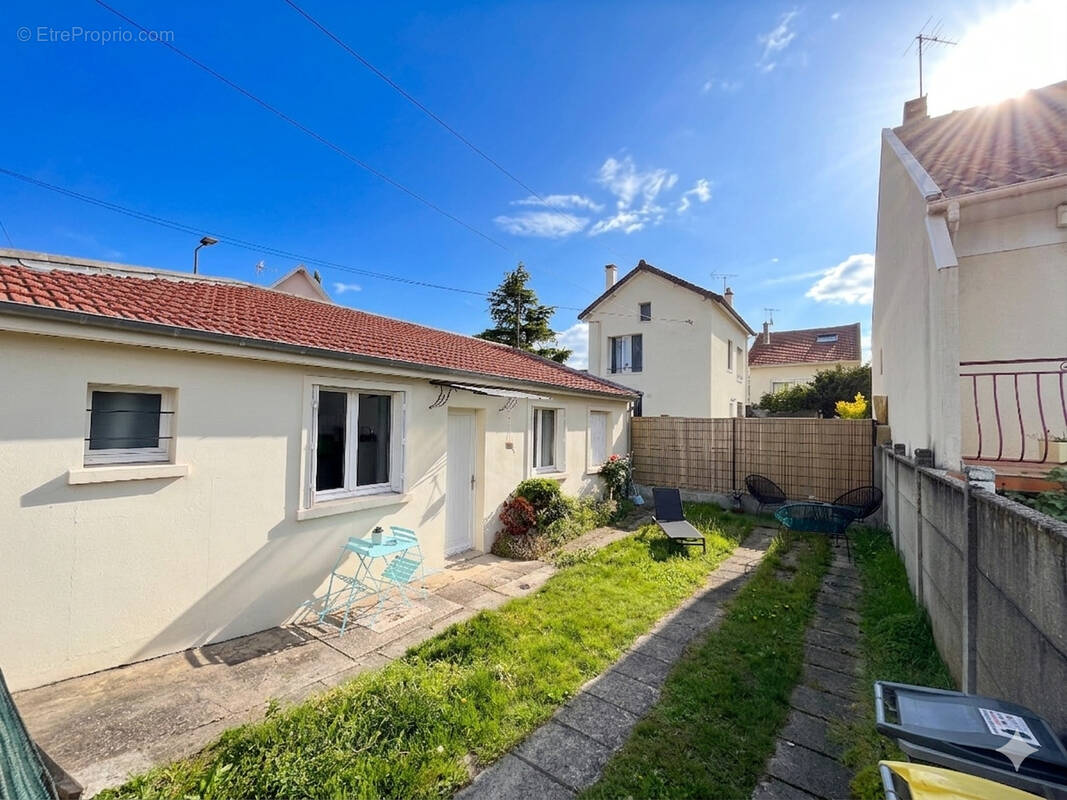 Maison à SARTROUVILLE