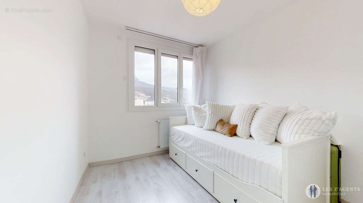 Appartement à LE PONT-DE-CLAIX