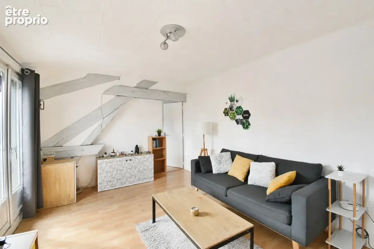 Appartement rénové 2 pièces de 44,56 m² Montlhéry  – Dernier étage – Garage boxé de 14 m² + cabanon - photo 4