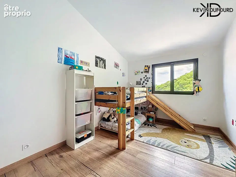 Maison avec gîte de 140m²  sur un terrain de 1,9 Hectares à - photo 7