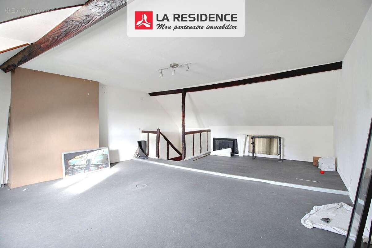 Maison à SAINT-ETIENNE-DU-ROUVRAY