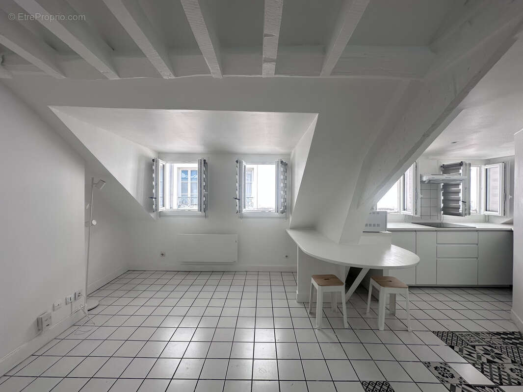 Paris 11 - folie mericourt - charmant studio renove - photo 4