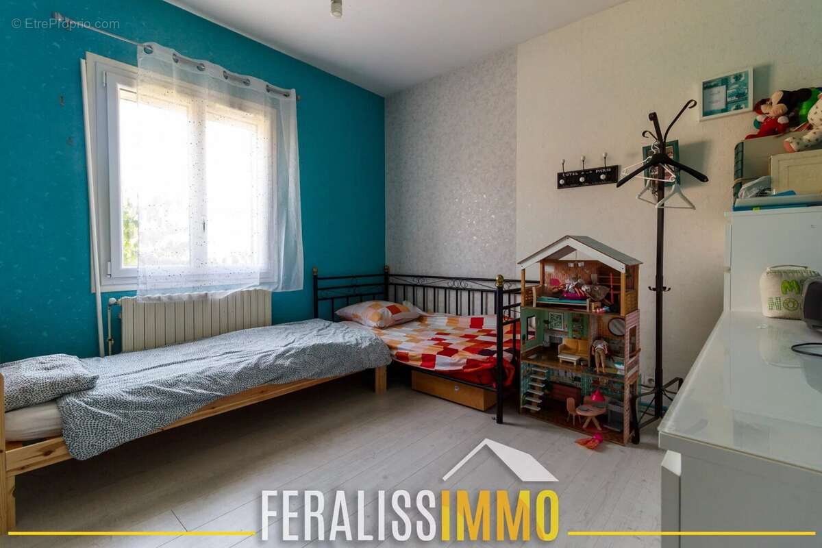Maison familiale de 220 m2 avec sous-sol total et double gar - photo 11