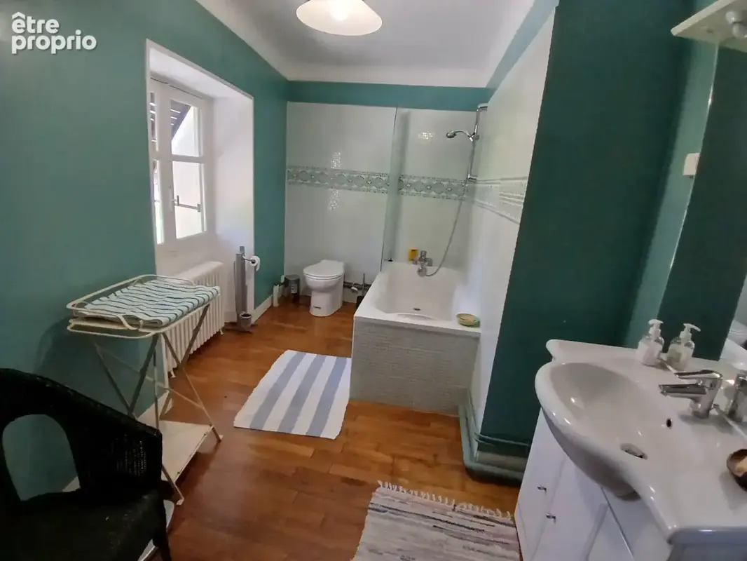 Upstairs bathroom