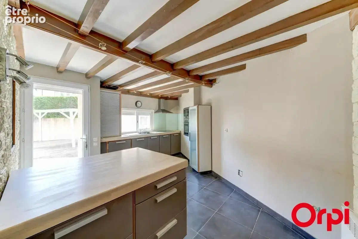 Maison au calme et proche de tout avec garage - photo 2
