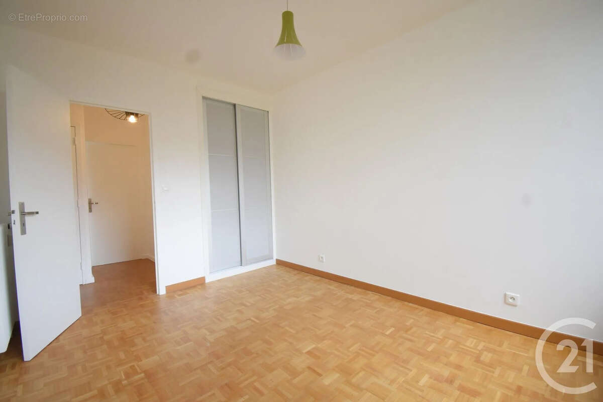 Appartement 68 m² à Vichy  - photo 8