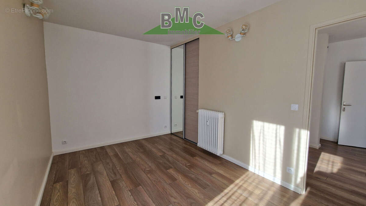 Appartement à LE PLESSIS-BOUCHARD