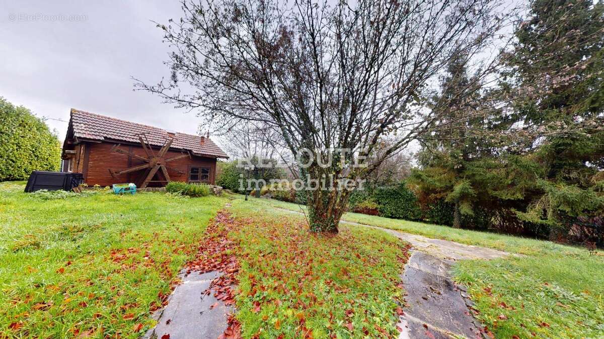 Maison à LA NEUVILLE-AUX-BOIS