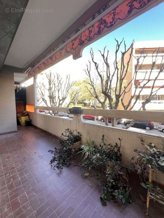 Appartement à MARSEILLE-4E