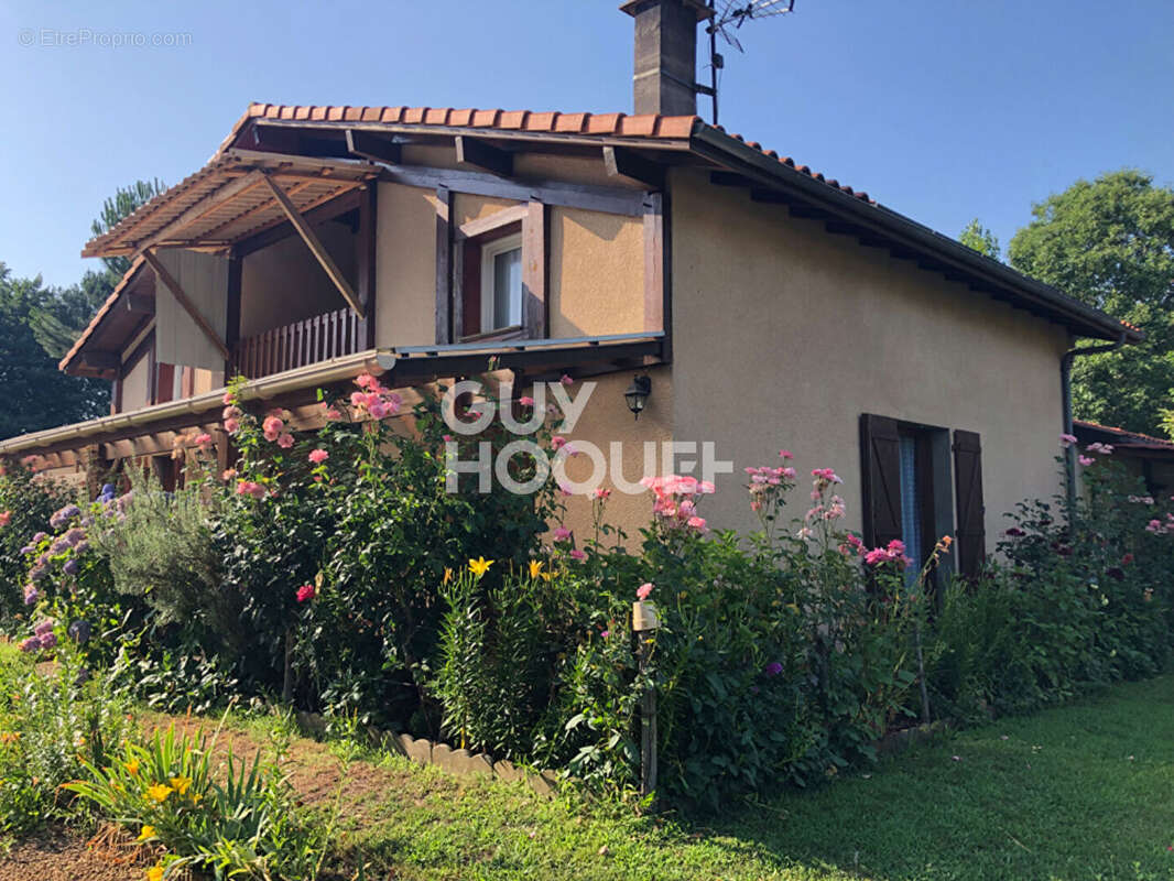 Maison des années 90  dans un magnifique jardin de 2000m2 à GARROSSE - MORCENX-LA-NOUVELLE (40110) - photo 9