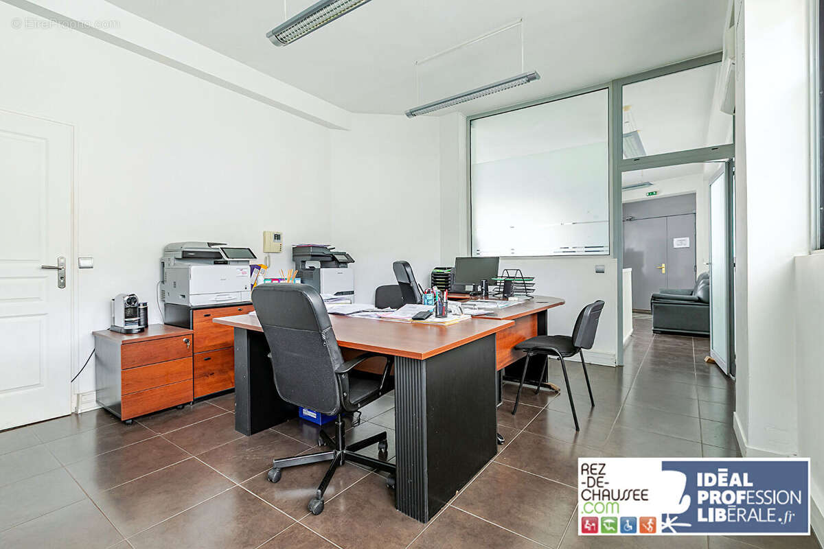 Commerce à ISSY-LES-MOULINEAUX