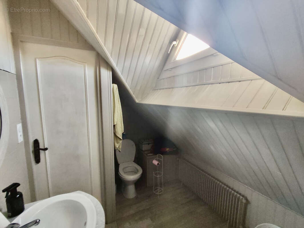 Maison à CHEVILLON-SUR-HUILLARD