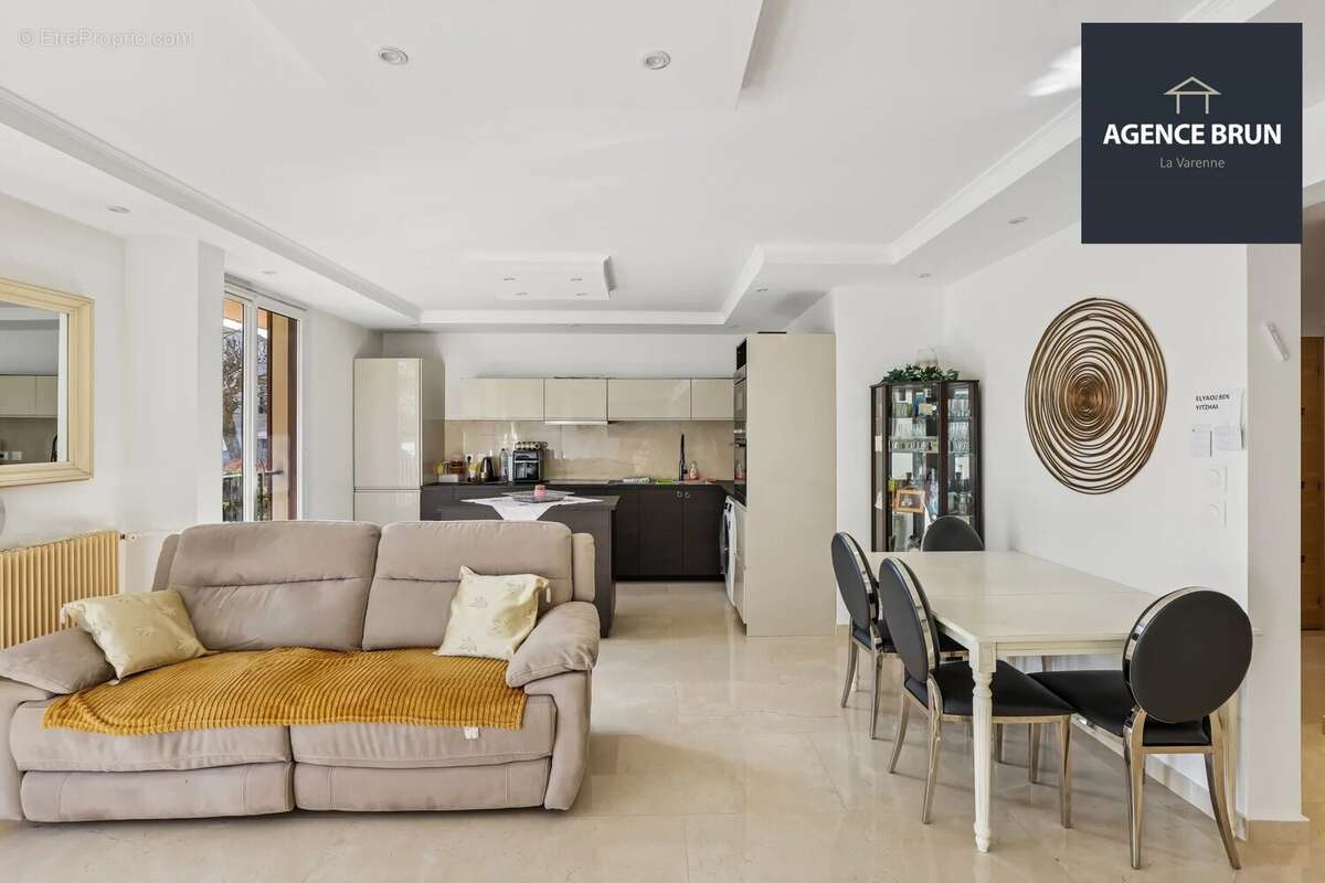 Appartement à SAINT-MAUR-DES-FOSSES