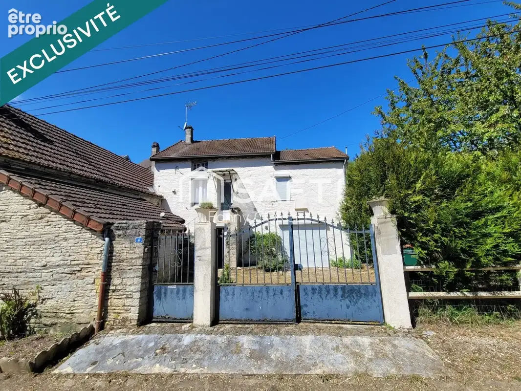 Photo 1 - Maison à CRUZY-LE-CHATEL