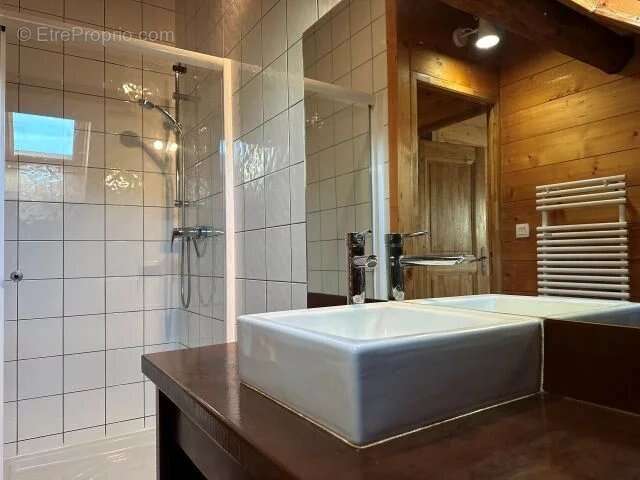 Appartement à ALLONZIER-LA-CAILLE