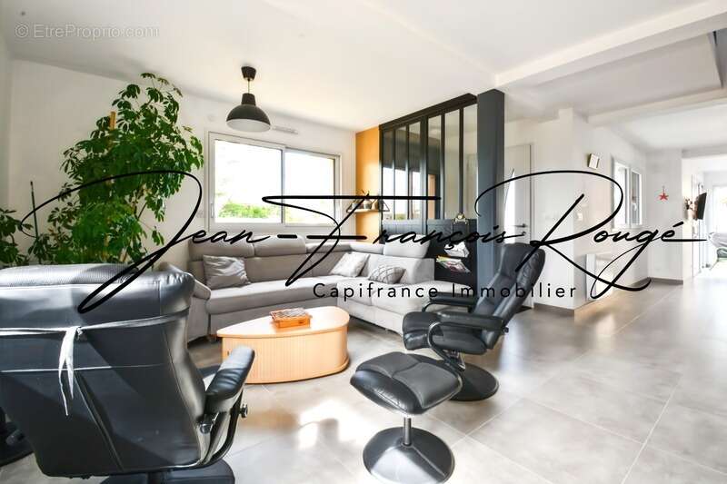 Maison contemporaine de 149 m² avec vie de plain-pied et à seulement 350 mètres de la plage !!! - photo 7