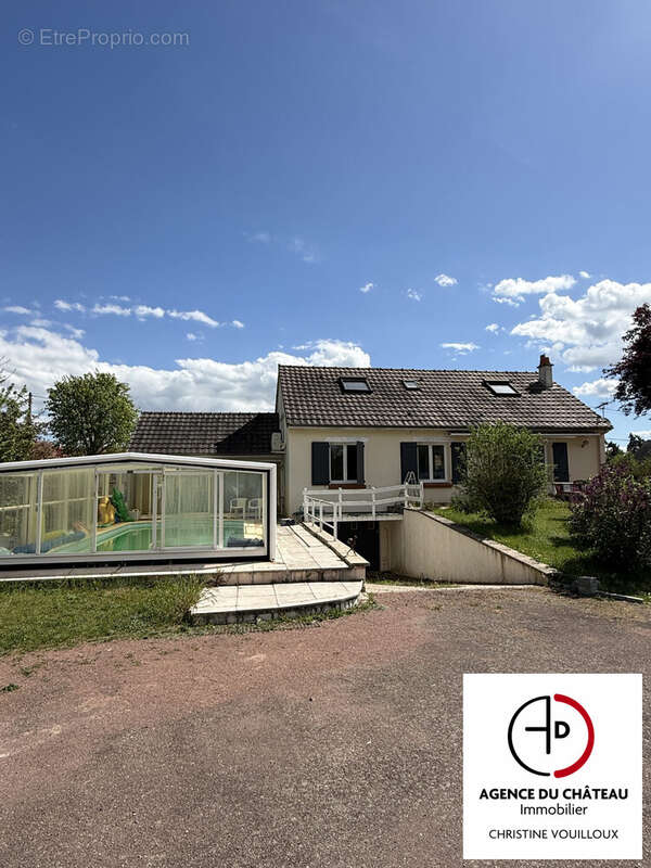 Maison à LES BORDES