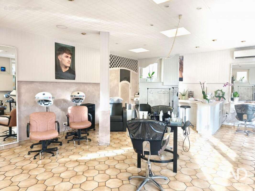 Photo 4 - Commerce à TERRASSON-LAVILLEDIEU