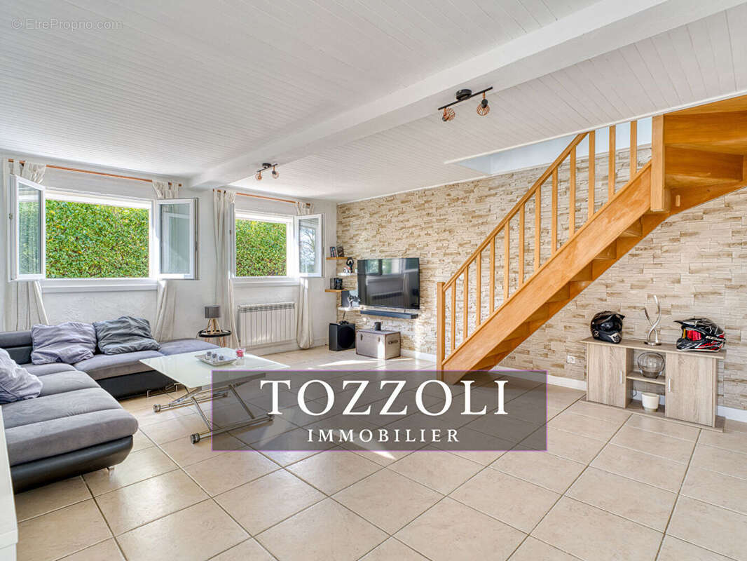 Maison à SAINT-QUENTIN-FALLAVIER