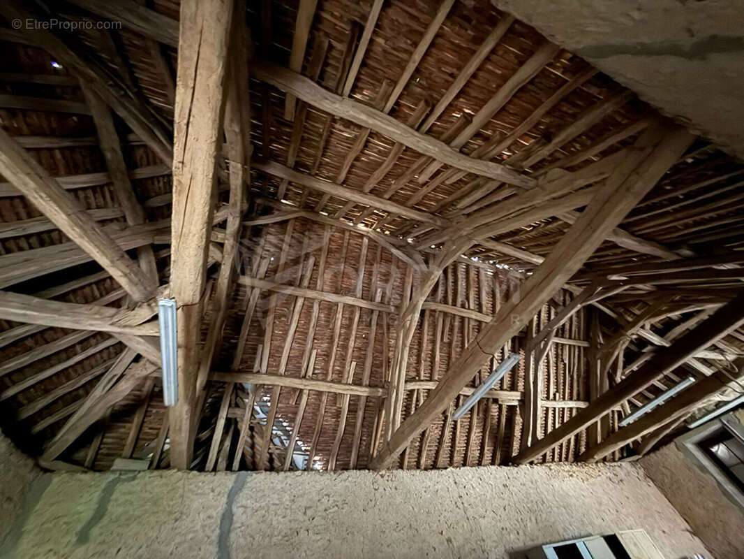 Maison à MOUTIERS-EN-PUISAYE