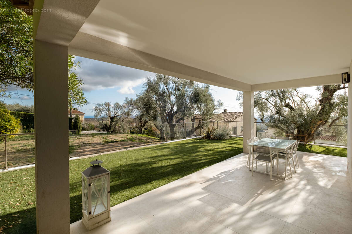 EXCLUSIVITE - TOURRETTES-SUR-LOUP - Maison vue mer panoramique - 147m2 - photo 10