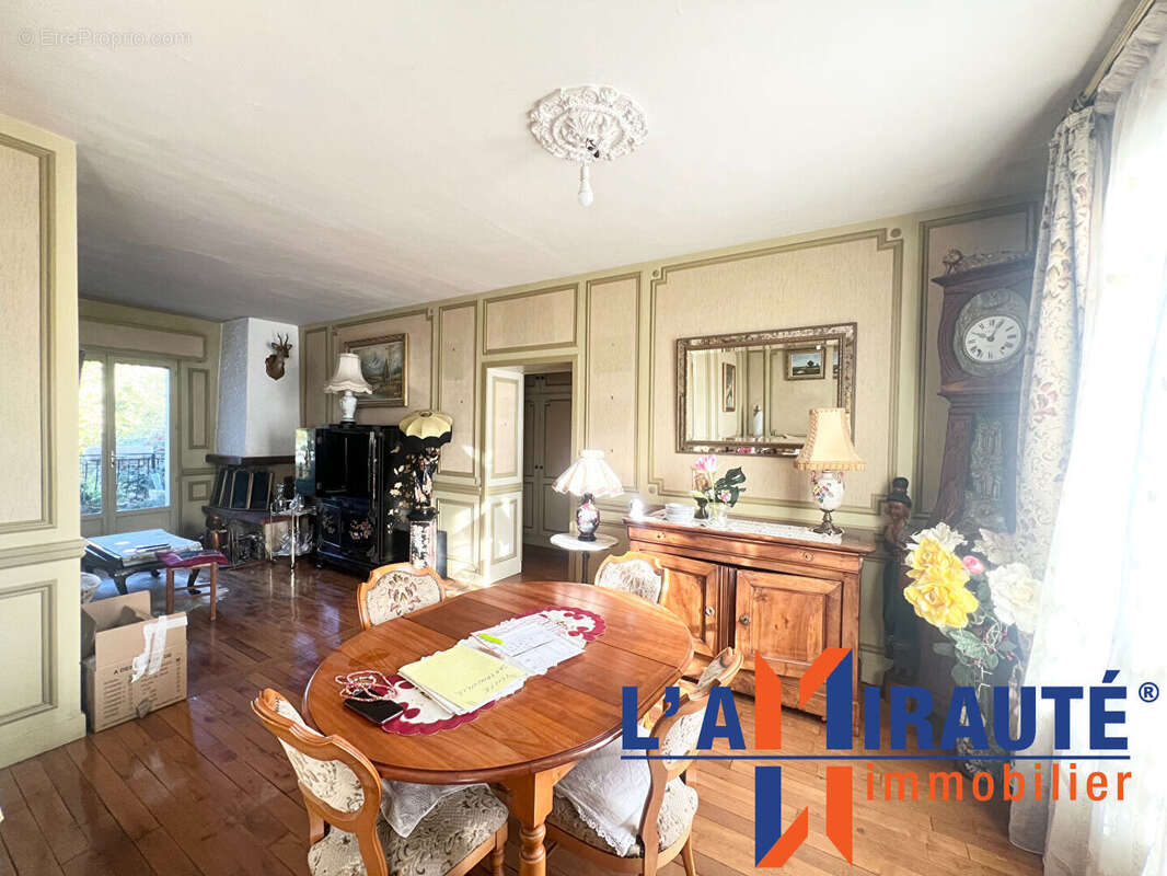 Maison à SARTROUVILLE