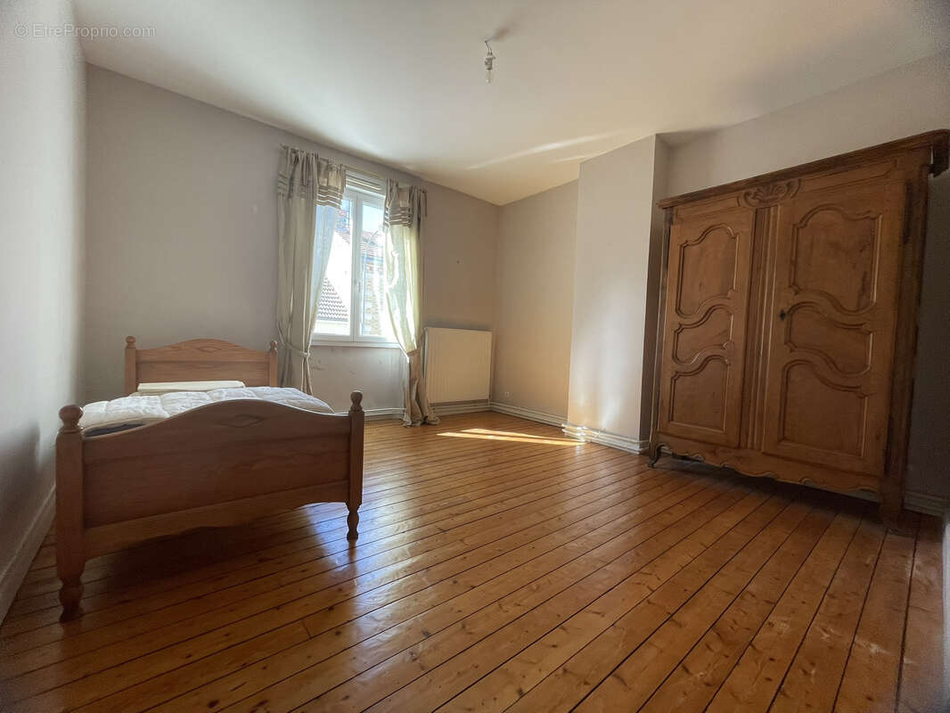 Autre à CAUREL