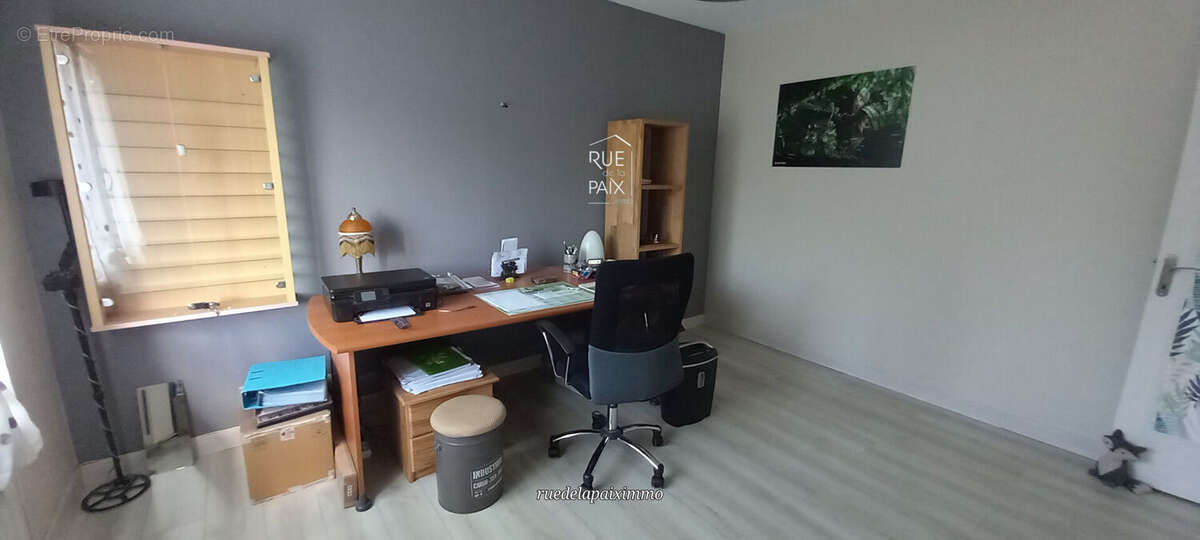 Maison à LENCLOITRE