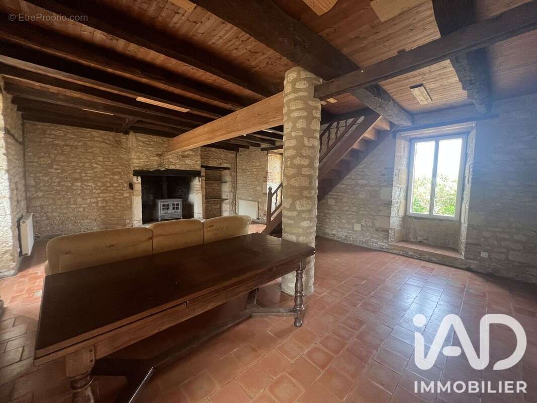 Maison 160 m² à Pressignac-Vicq  - photo 5