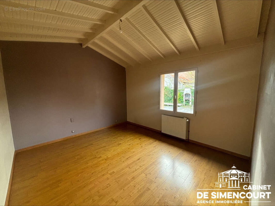 Maison à SAINT-SAUFLIEU