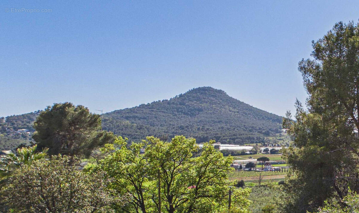 Maison à CARQUEIRANNE