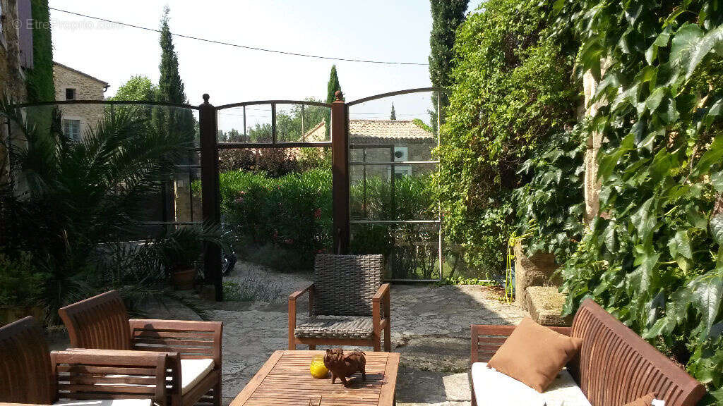 Maison à SUZE-LA-ROUSSE