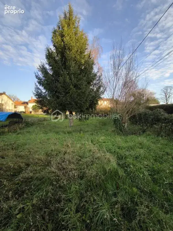 Terrain à SAINT-VICTURNIEN