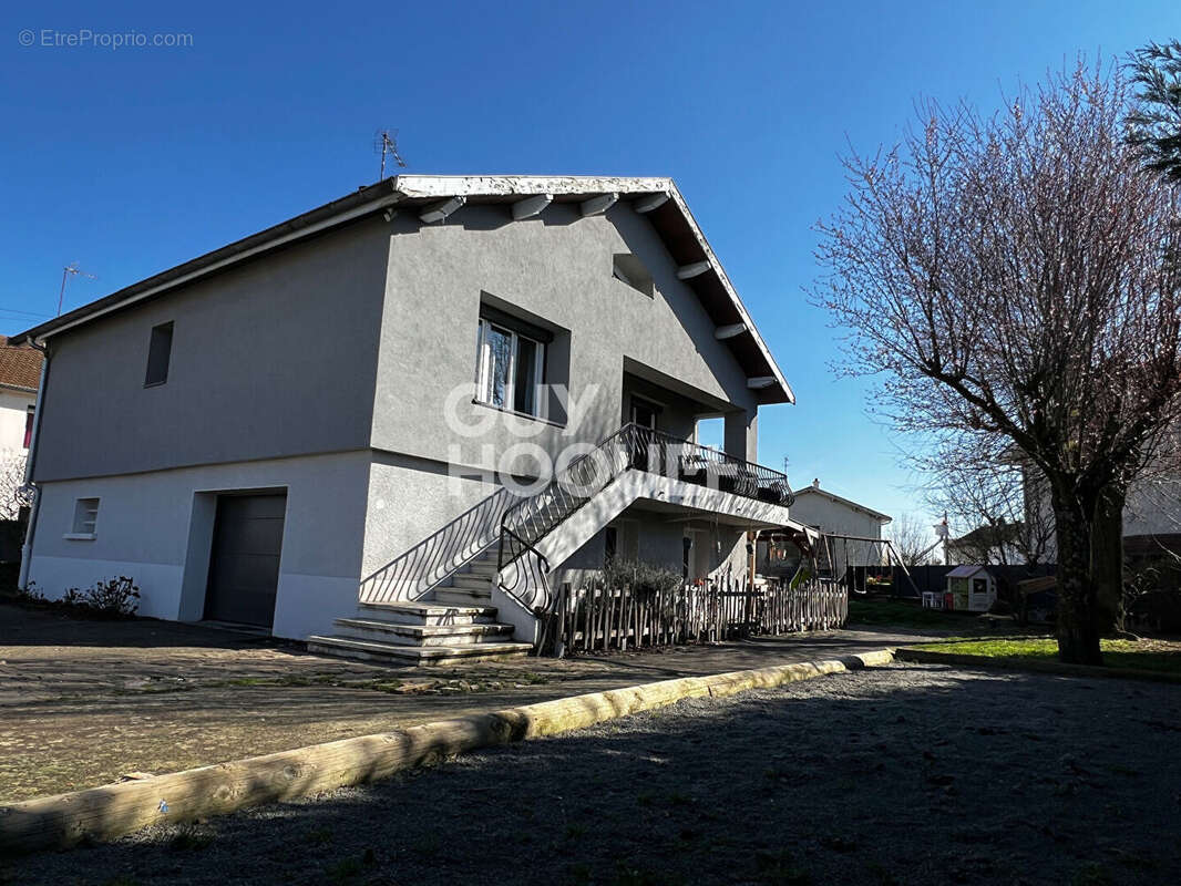 Maison à FEURS
