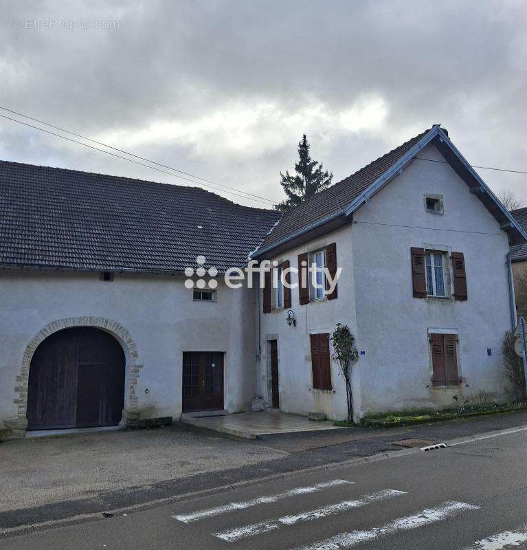 Maison à FONTENOIS-LES-MONTBOZON