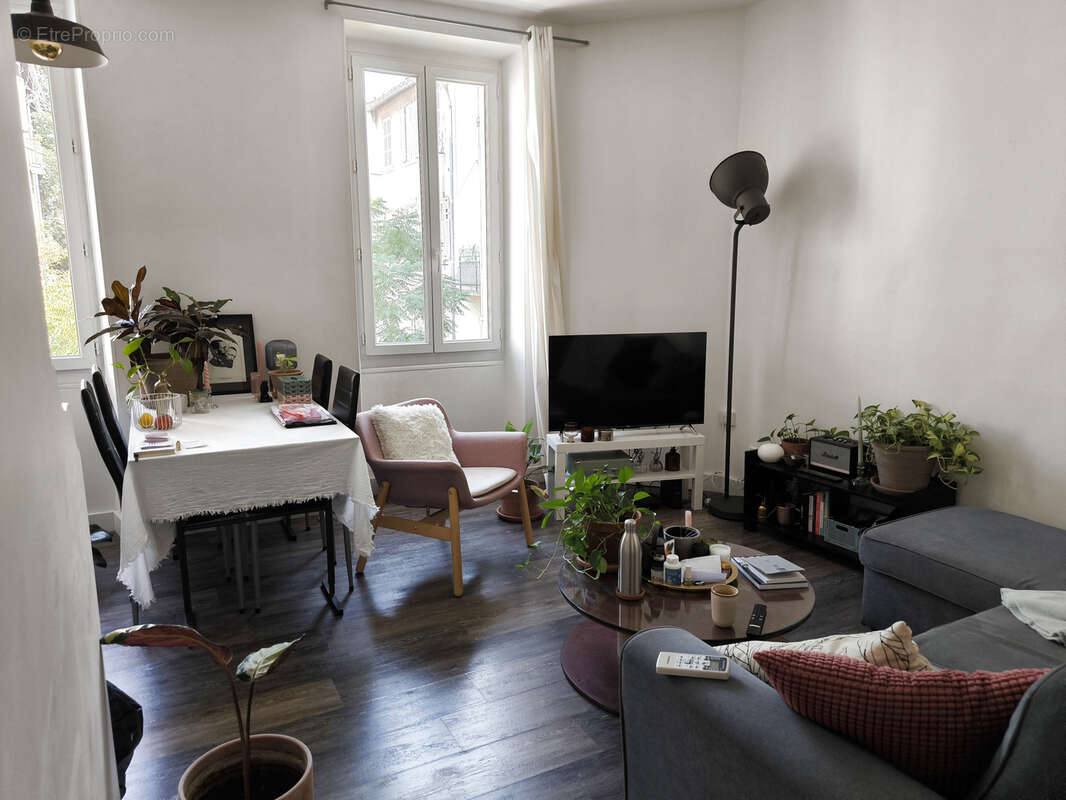 Appartement à MARSEILLE-4E