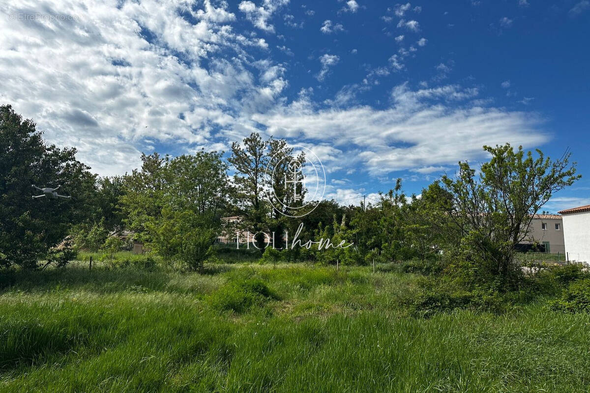 Terrain à MEYRARGUES