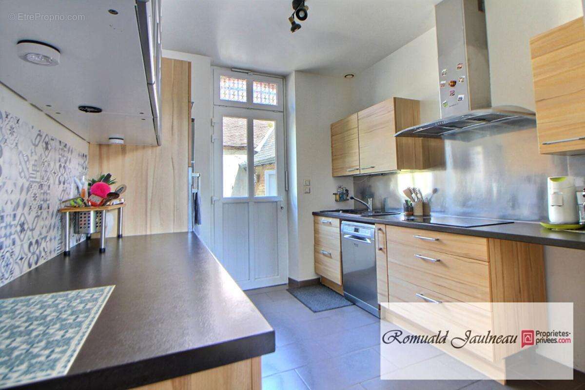 Maison en pierres de caractère de 134 m2 - photo 5