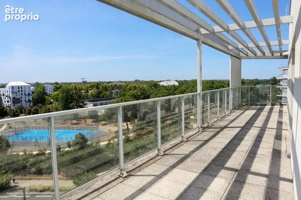Bx Lac - Dernier étage - Exceptionnel T5 refait à neuf avec Terrasse offrant vue et 2 parking privatifs - photo 3
