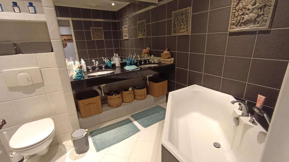 Appartement à VILLE-D&#039;AVRAY