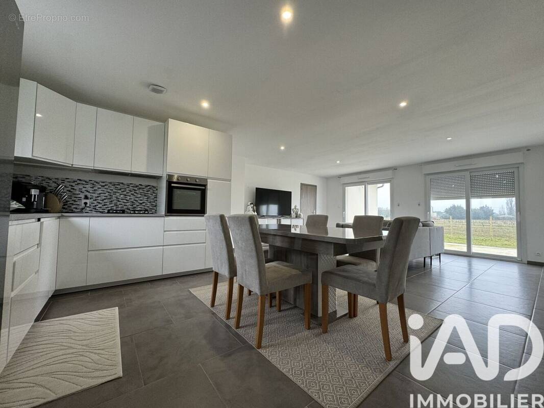 Photo 1 - Maison à LA CHAPELLE-SUR-LOIRE