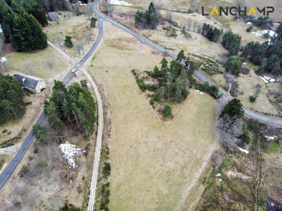 Terrain à LE CHAMBON-SUR-LIGNON
