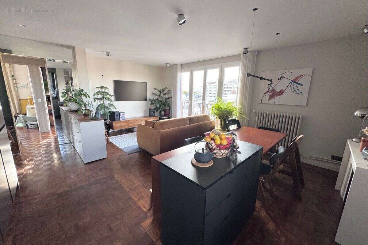 Appartement à MAISONS-ALFORT