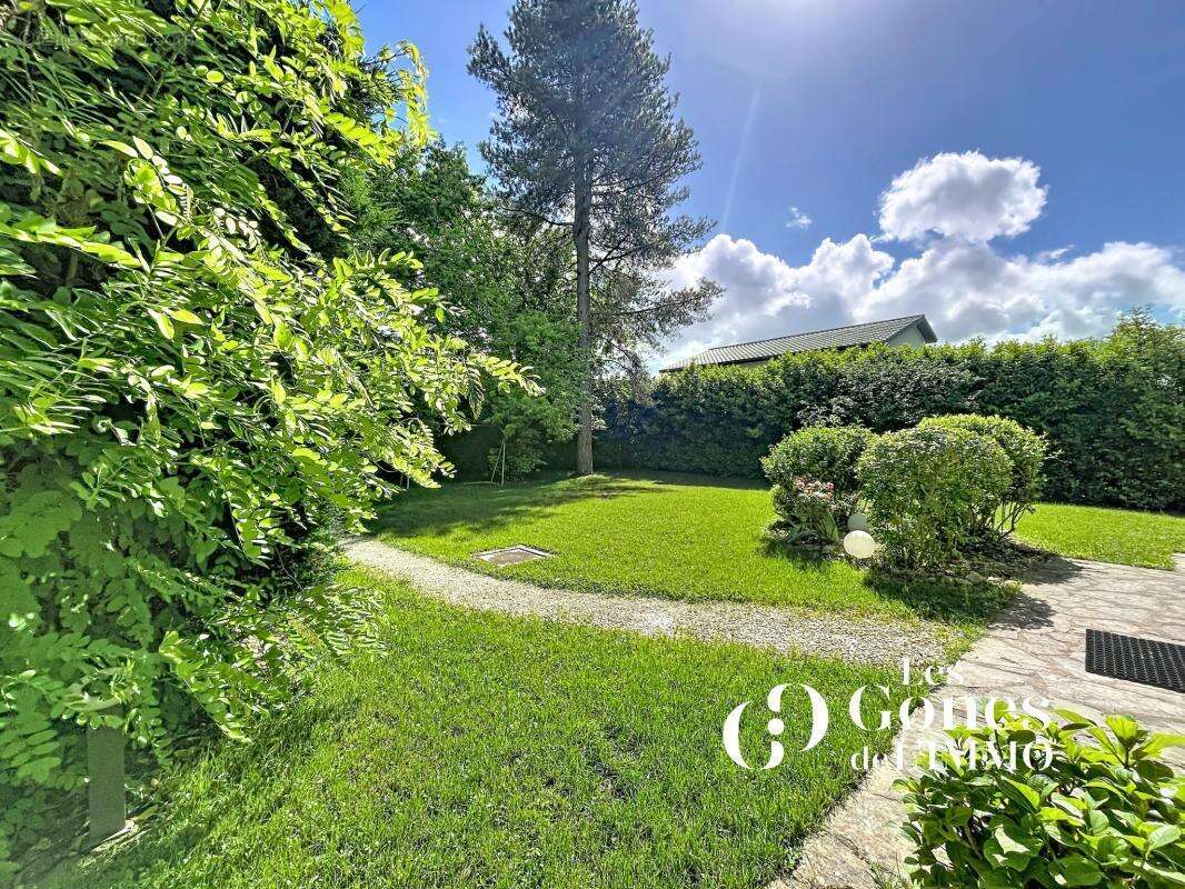 Magnifique propriété de 300m2   Lumière, élégance et art de - photo 23