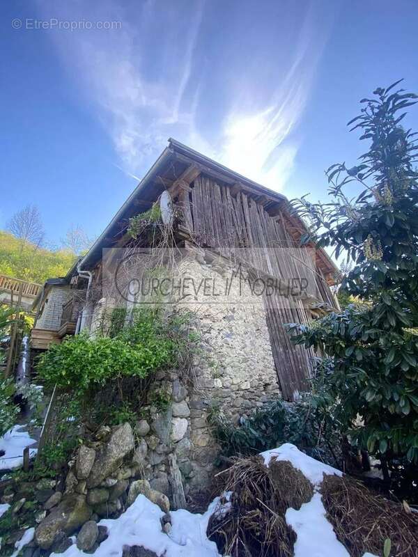 Maison à LA PERRIERE