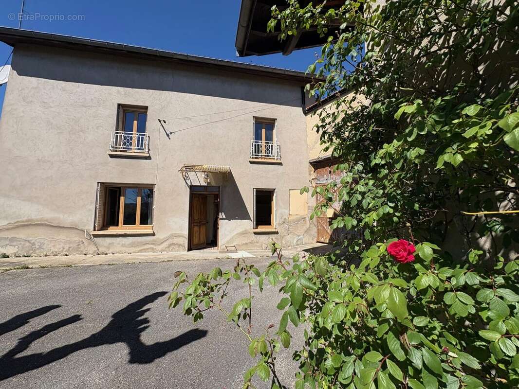 Maison à BEAUREPAIRE