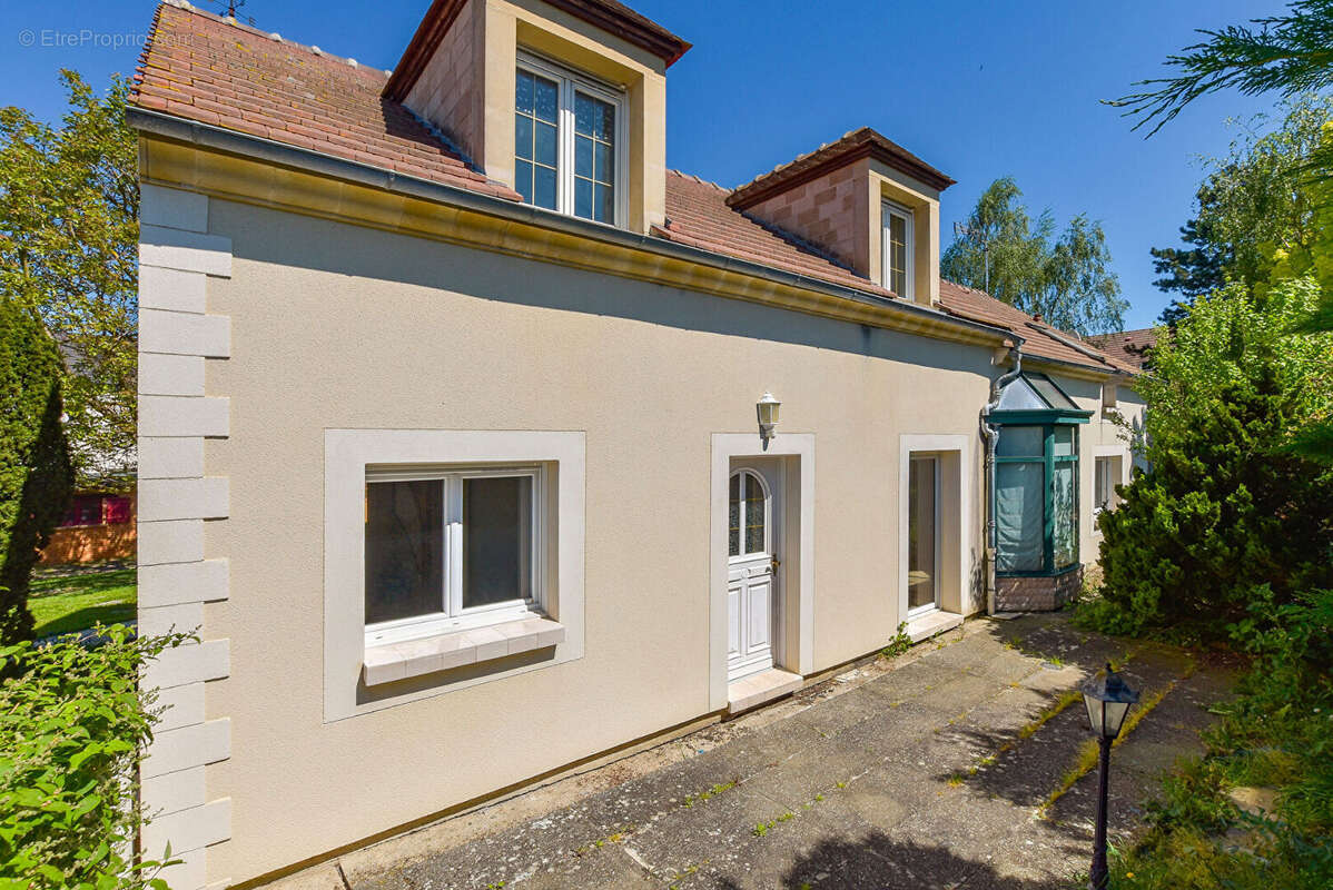 Maison à GUIGNES